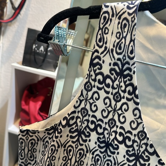 Navy blue and White Patterned Women's Top - Picture 4 of 6